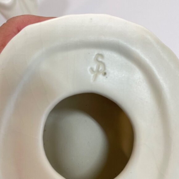 Vintage 1966 White Porcelain Nativity Figurines Featuring Mary & Baby Jesus - Picture 7 of 11